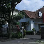 Oyo 497 De Tropis Family Residence