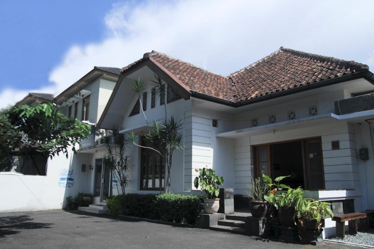 Oyo 497 De Tropis Family Residence Hotel 2*
