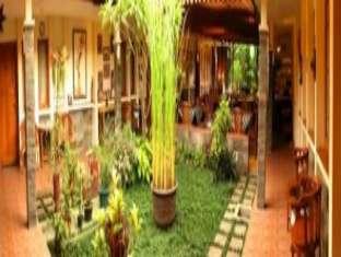 Oyo 497 De Tropis Family Residence Hotel